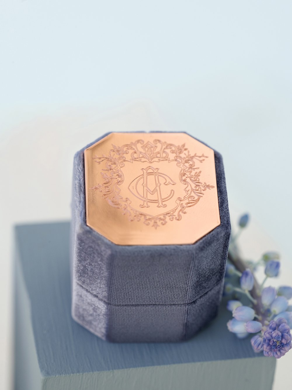 rose gold engraving metal top