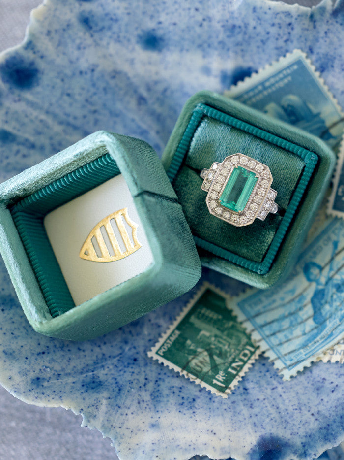 Emerald-Cut-Engagement-Ring-Emerald-Green-Ring Box