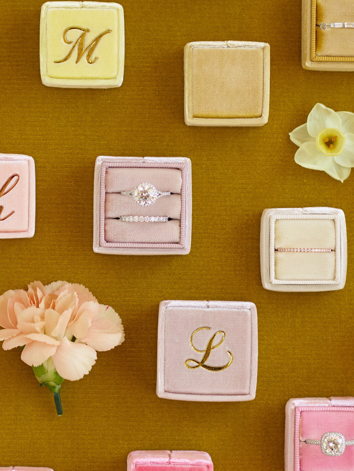 colorful gift idea milennial pink blush mauve ring box