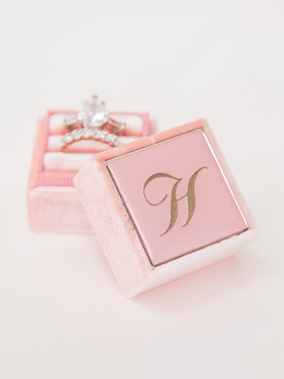 enamel-preview pink velvet ring box